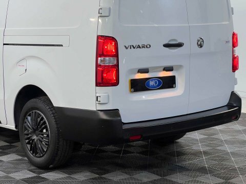 Vauxhall Vivaro Dynamic White #48