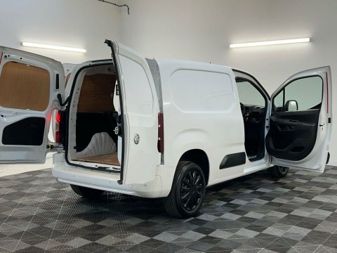 Vauxhall Combo 1.5 Turbo D 2000 Sportive L1 H1 Euro 6 Ss White #37