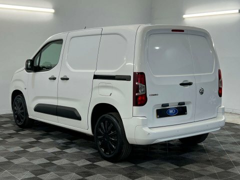 Vauxhall Combo 1.5 Combo 2300 White #5