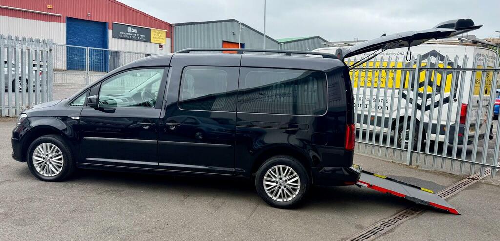 Volkswagen Caddy Maxi Life Mpv Blue #28