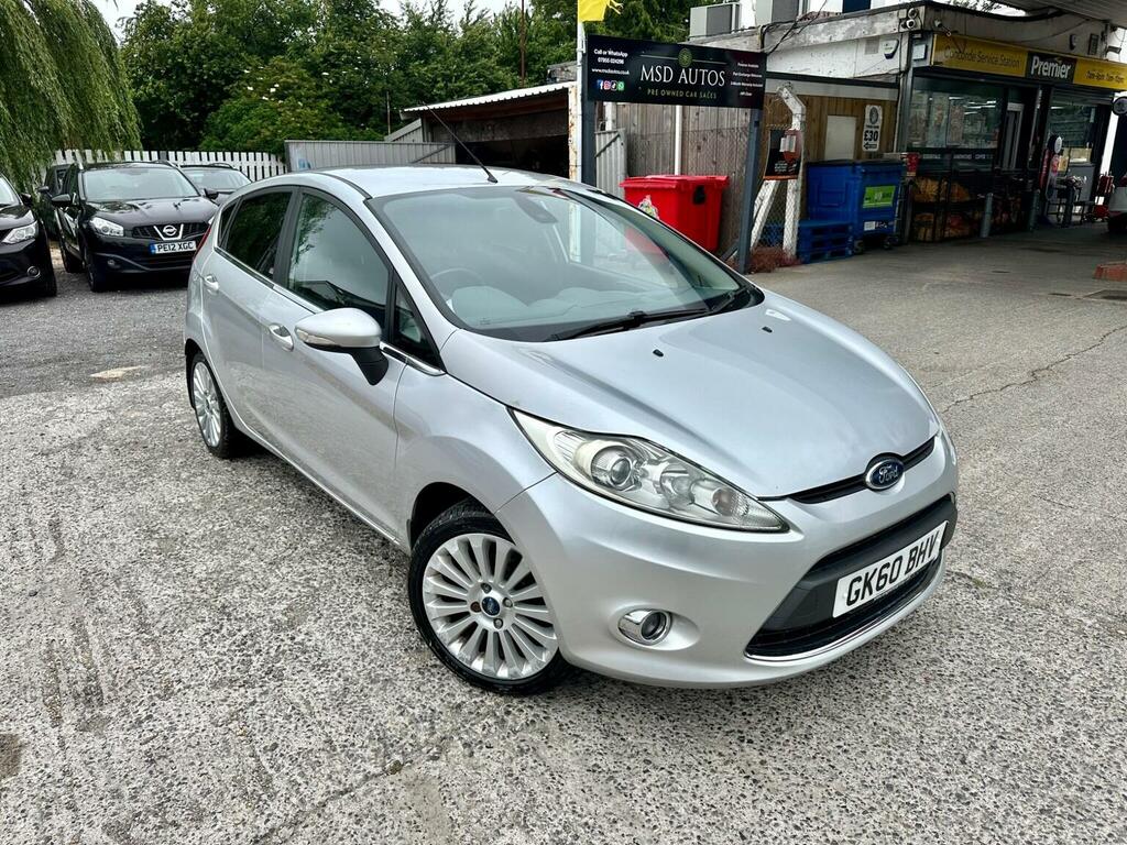 Ford Fiesta 1.4 Titanium 2010 Silver #2