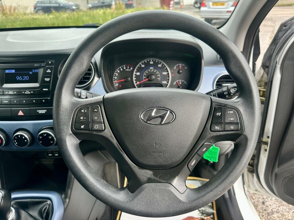 Hyundai I10 1.0 Se 65 Bhp Grey #25