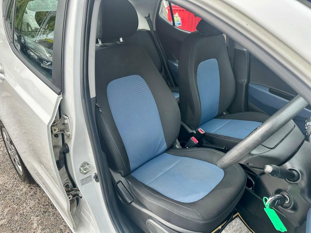 Hyundai I10 1.0 Se 65 Bhp Grey #20