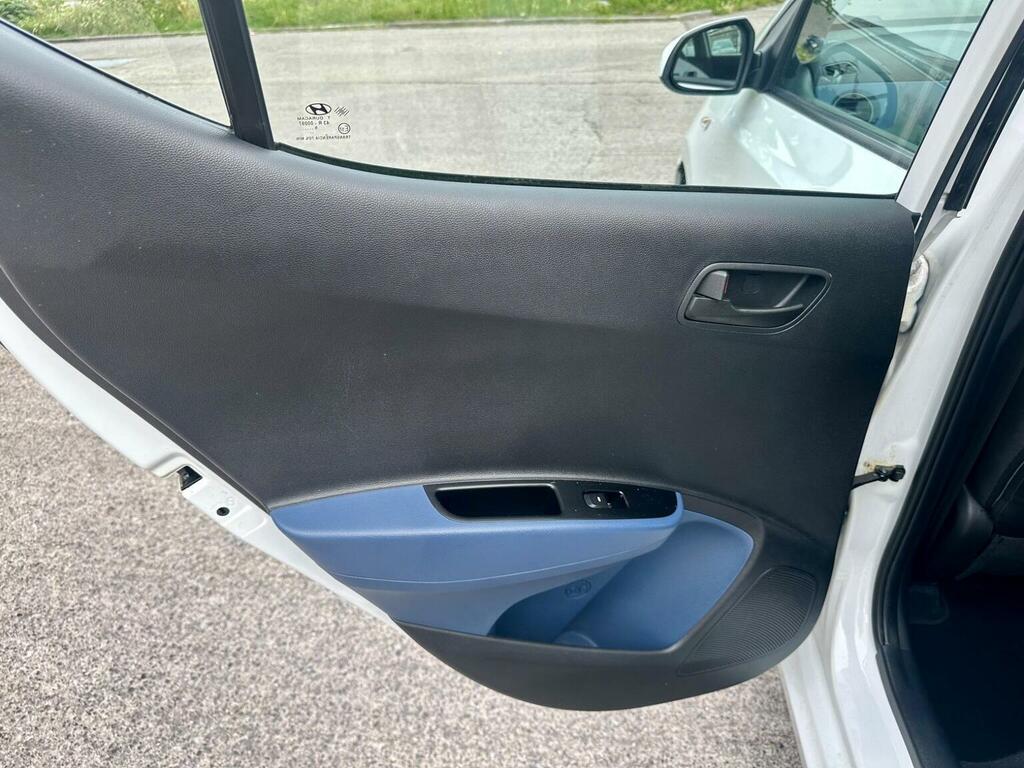 Hyundai I10 1.0 Se 65 Bhp Grey #45