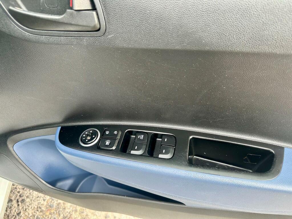 Hyundai I10 1.0 Se 65 Bhp Grey #23