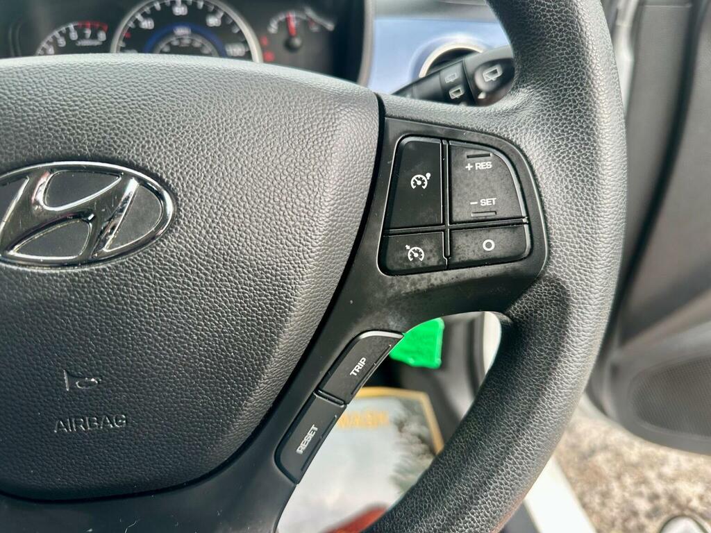 Hyundai I10 1.0 Se 65 Bhp Grey #26