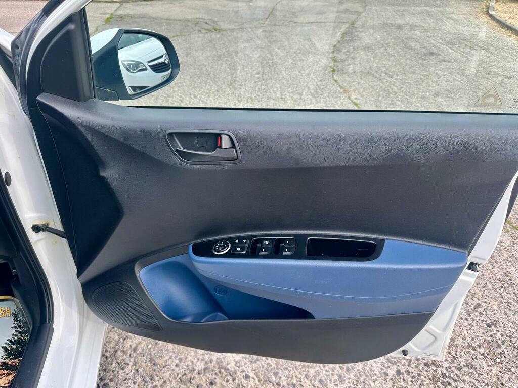 Hyundai I10 1.0 Se 65 Bhp Grey #22
