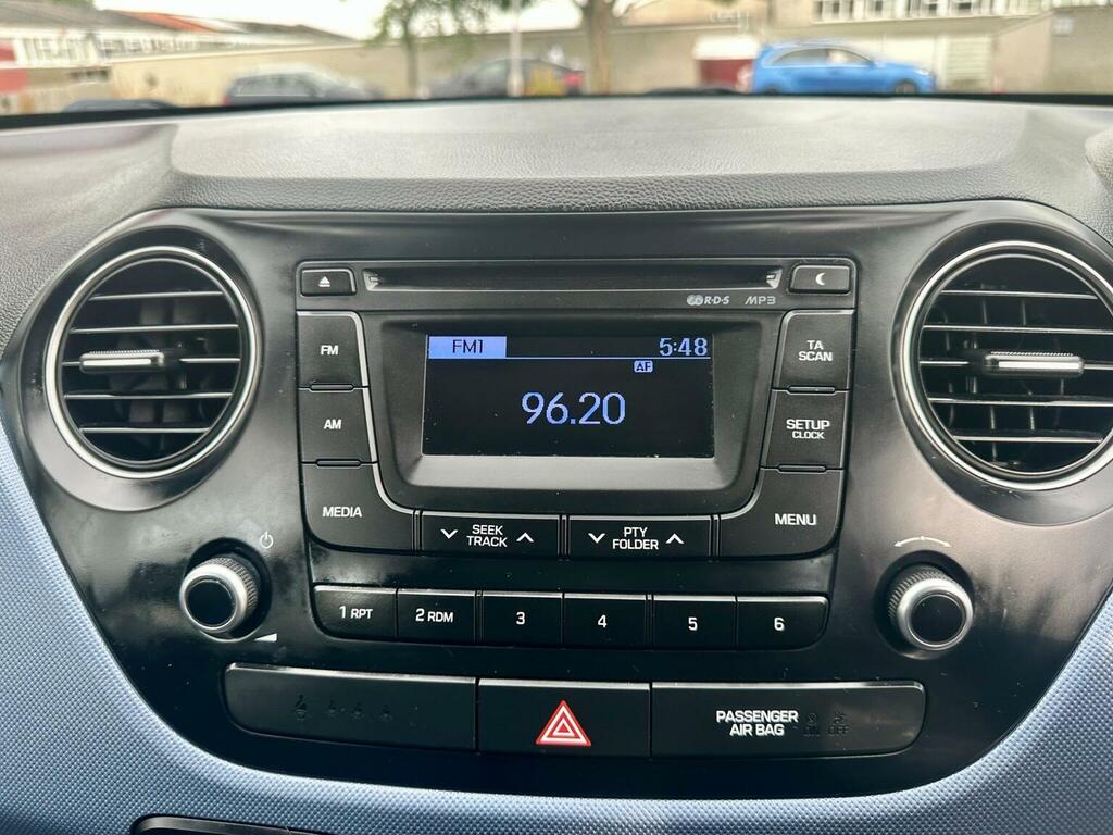 Hyundai I10 1.0 Se 65 Bhp Grey #31