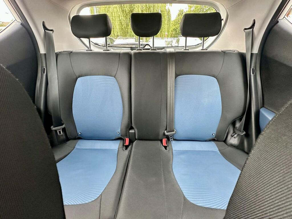Hyundai I10 1.0 Se 65 Bhp Grey #41