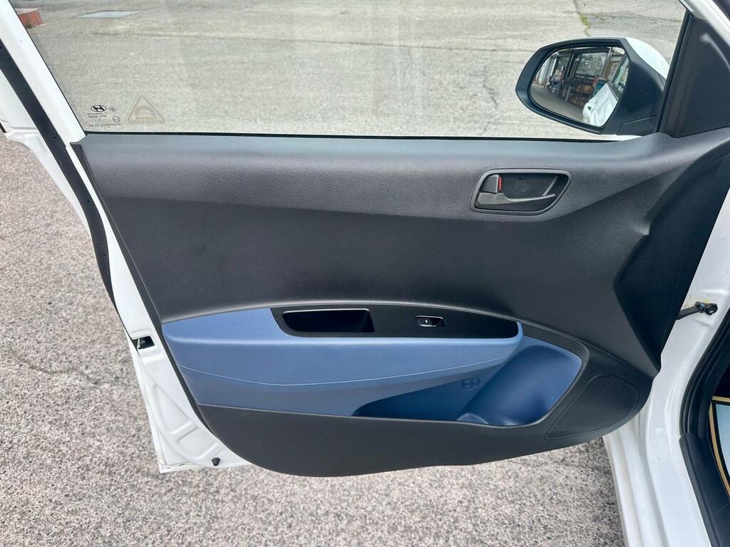 Hyundai I10 1.0 Se 65 Bhp Grey #38