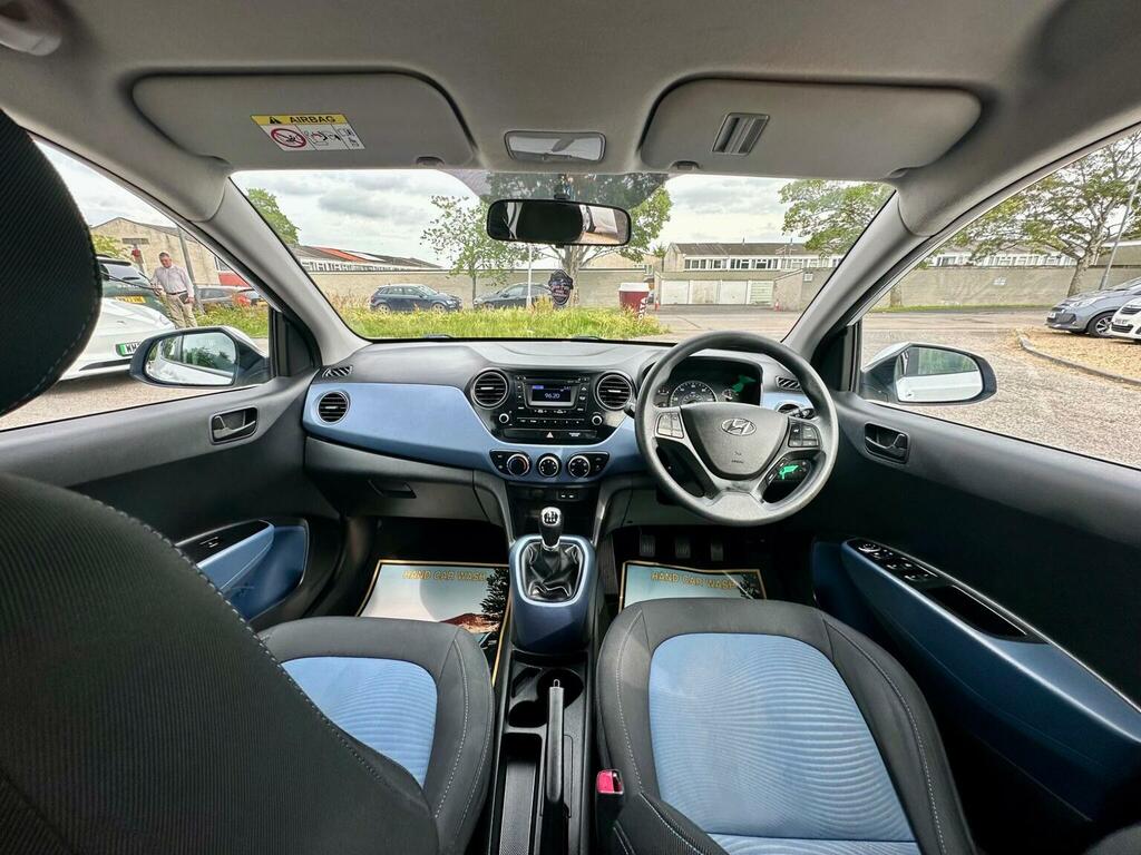 Hyundai I10 1.0 Se 65 Bhp Grey #17