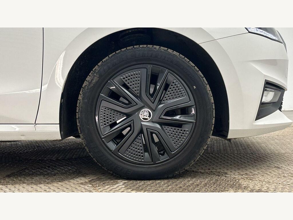 Skoda Fabia 1.0 Tsi Colour Edition Euro 6 S S MA22WJL White #5
