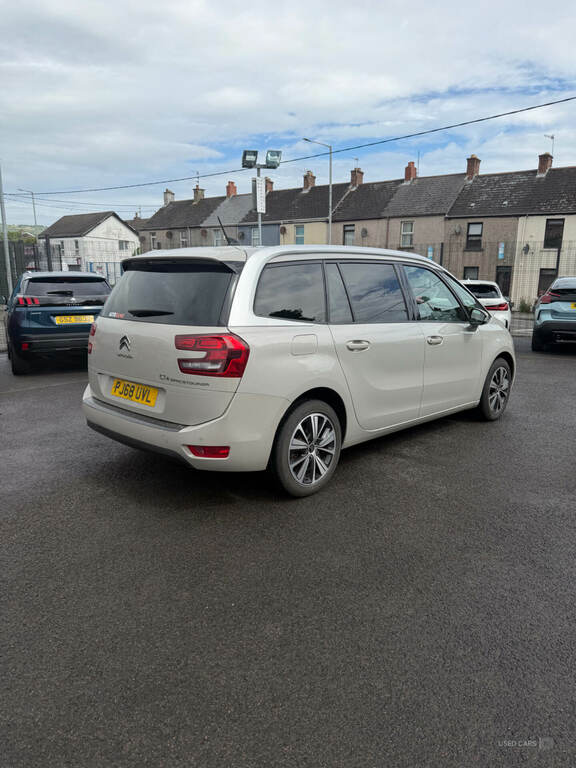 Citroen Grand C4 SpaceTourer 1.5 Bluehdi 130 Feel Brown #2