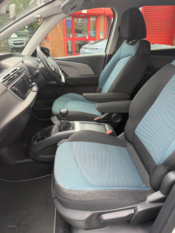 Citroen Grand C4 SpaceTourer 1.5 Bluehdi 130 Feel Brown #4