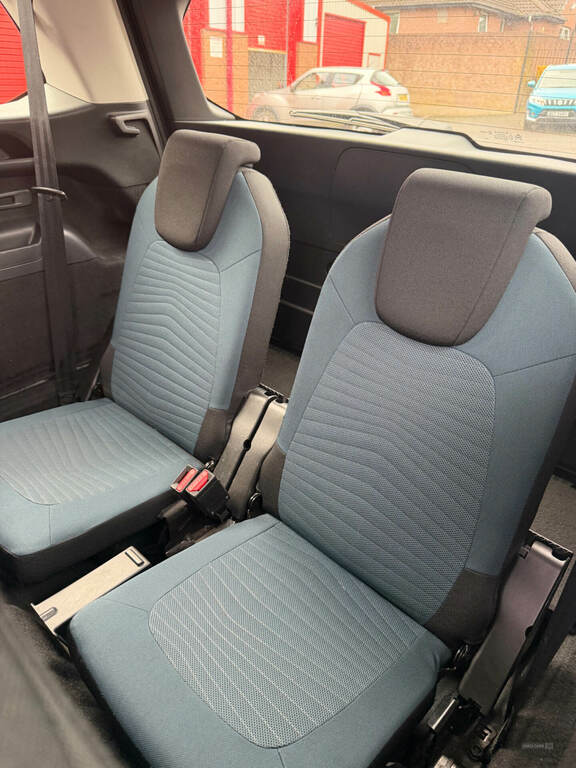 Citroen Grand C4 SpaceTourer 1.5 Bluehdi 130 Feel Brown #5