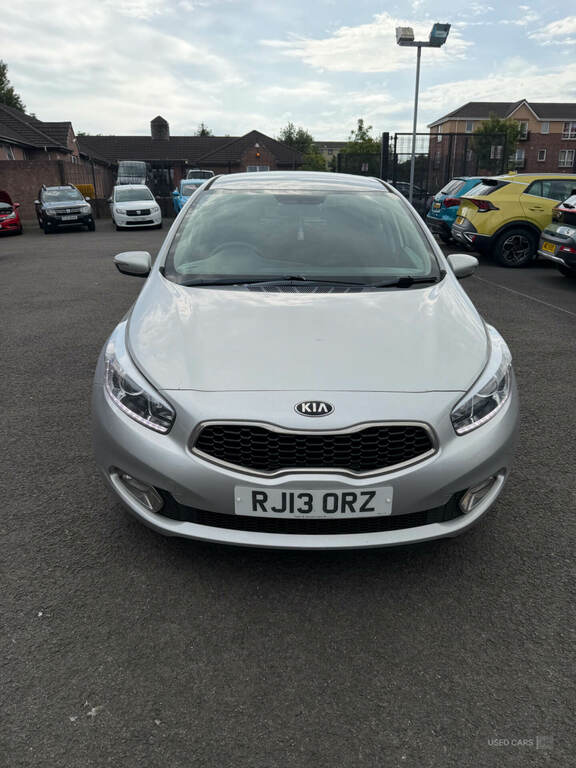 Kia Ceed 1.4 1 Hatchback Euro 5 98 Bhp Black #9