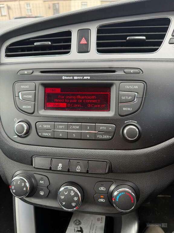 Kia Ceed 1.4 1 Hatchback Euro 5 98 Bhp Black #15