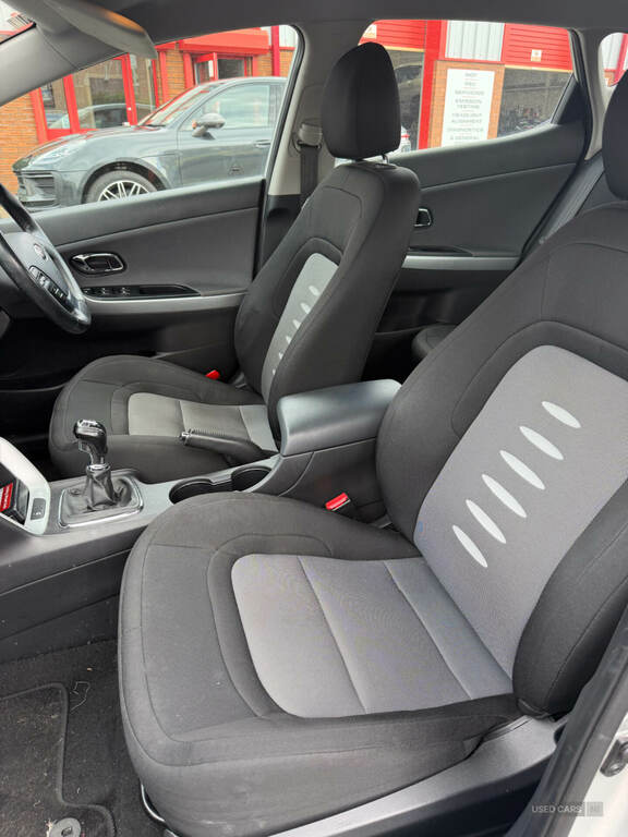 Kia Ceed 1.6 Crdi 2 Ecodynamics Silver #5