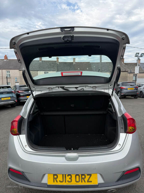 Kia Ceed 1.4 1 Hatchback Euro 5 98 Bhp Black #8