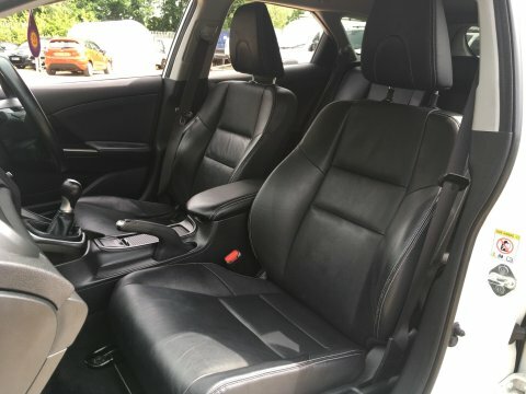 Honda Civic Civic I-dtec Es-t White #38
