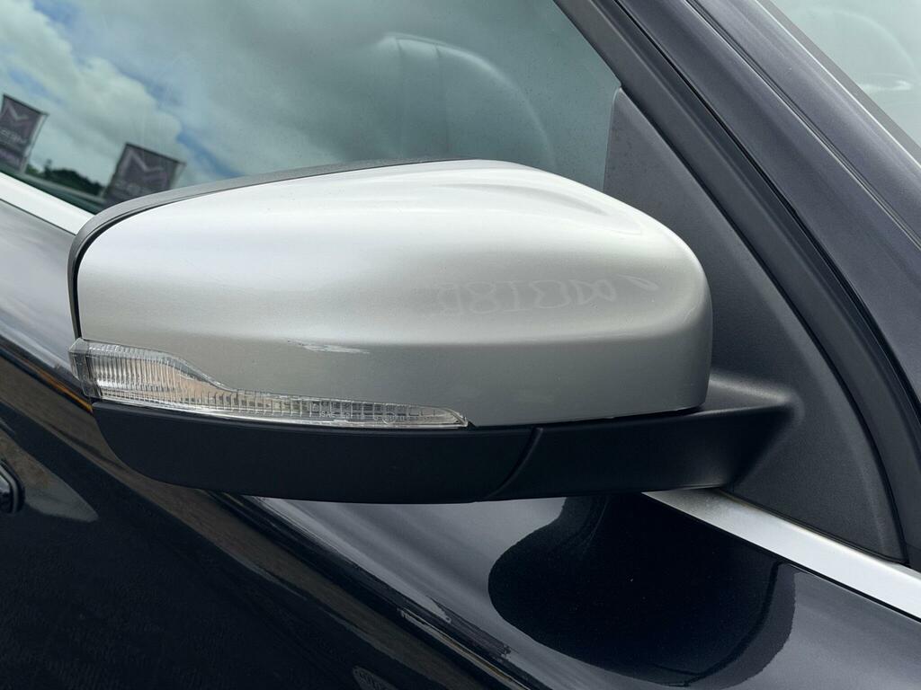 Volvo XC60 R-design Lux Nav 2.0 D4 178 Bhp Red #7