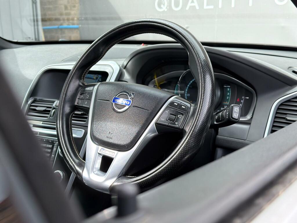 Volvo XC60 R-design Lux Nav 2.0 D4 178 Bhp Red #10