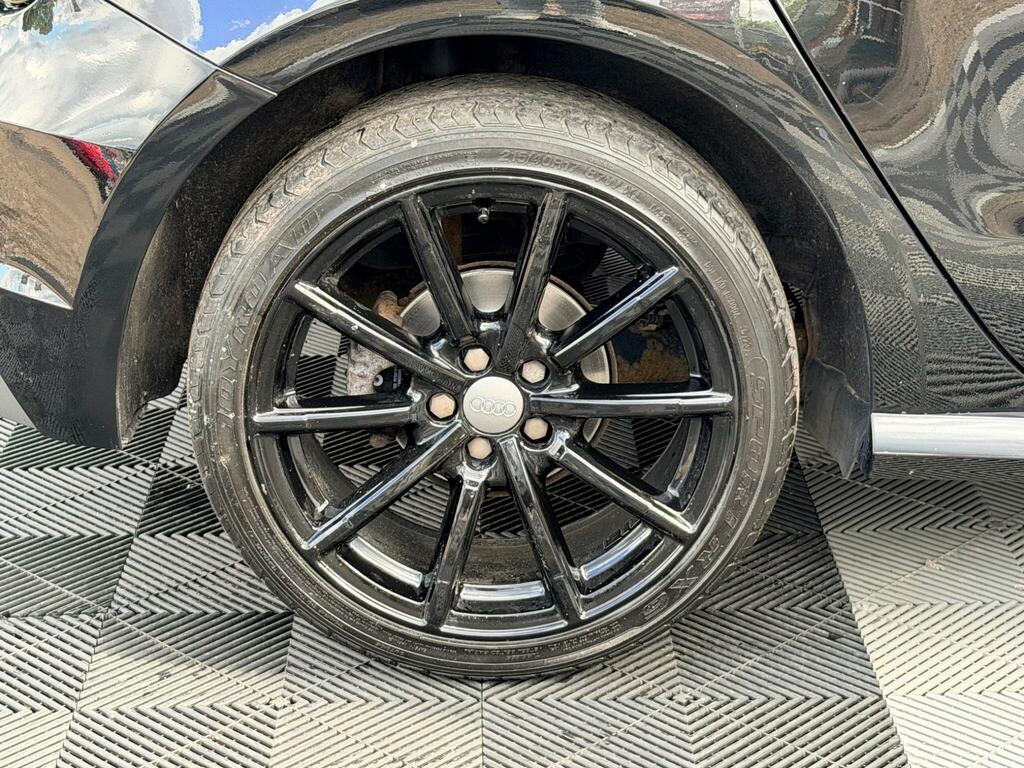 Audi A1 Tdi Sport Black #5