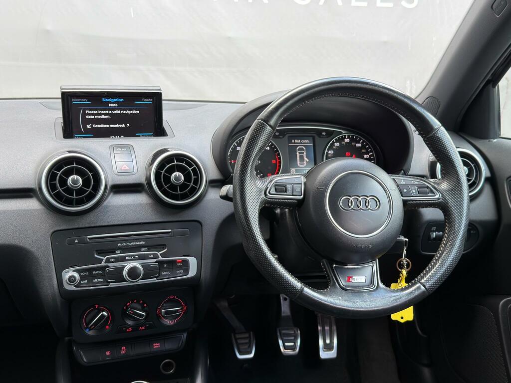 Audi A1 Tdi Sport Black #38