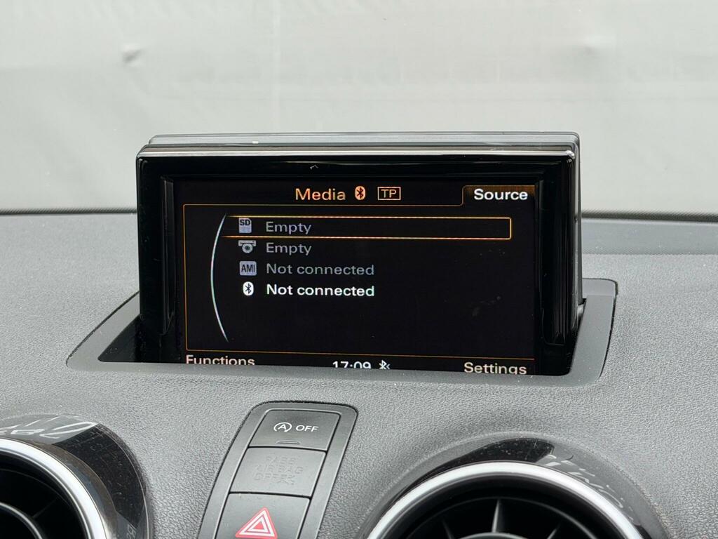 Audi A1 Tdi Sport Black #34