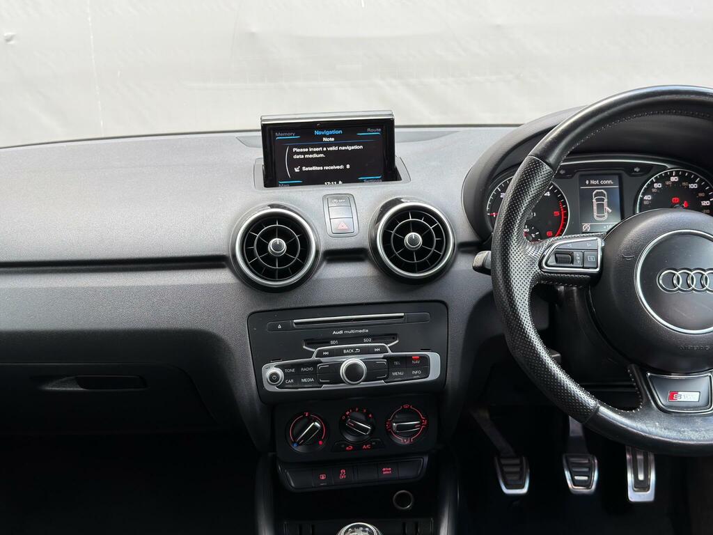 Audi A1 Tdi Sport Black #27
