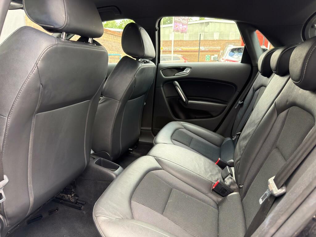 Audi A1 Tdi Sport Black #41