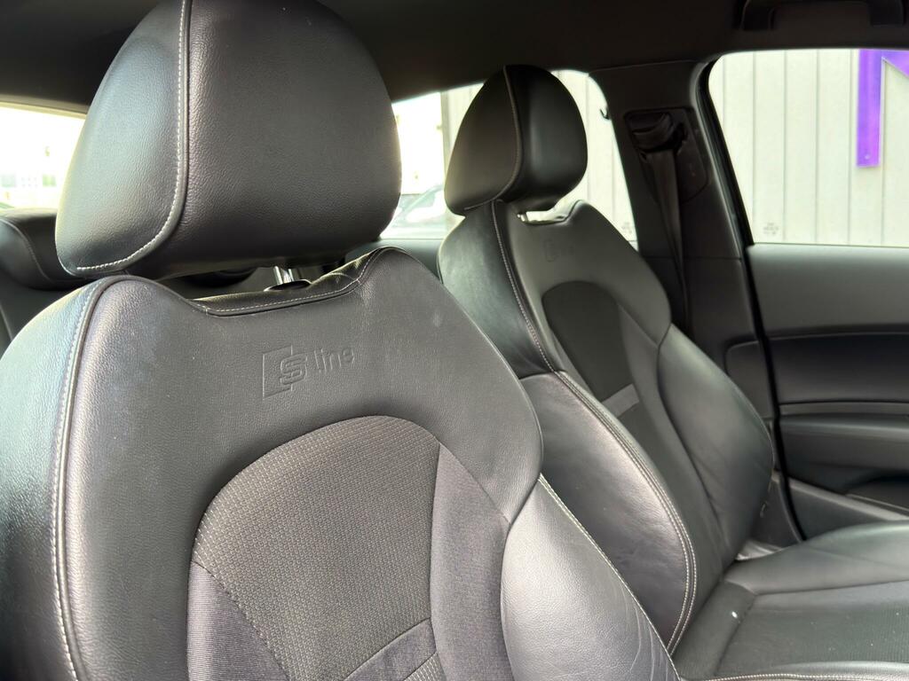 Audi A1 Tdi Sport Black #20