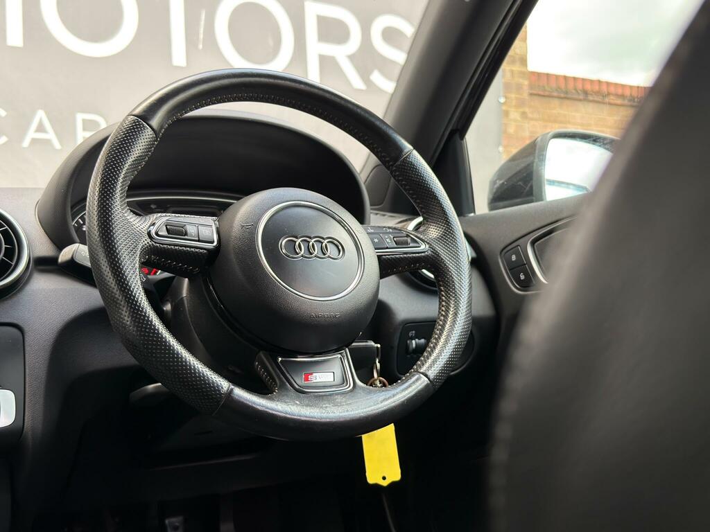 Audi A1 Tdi Sport Black #43
