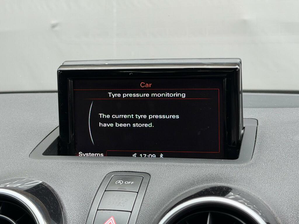 Audi A1 Tdi Sport Black #30