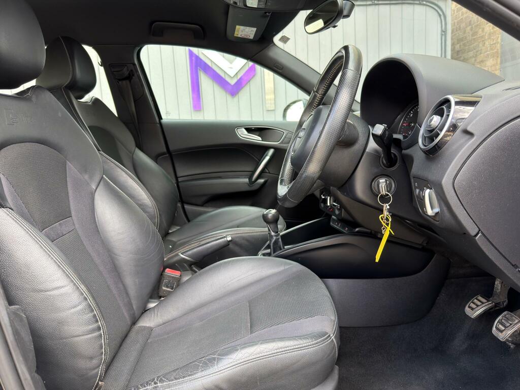 Audi A1 Tdi Sport Black #19