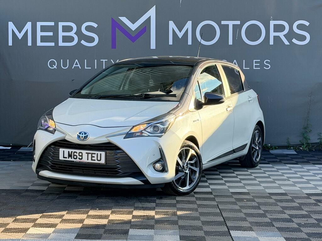 Toyota Yaris Hatchback White #14