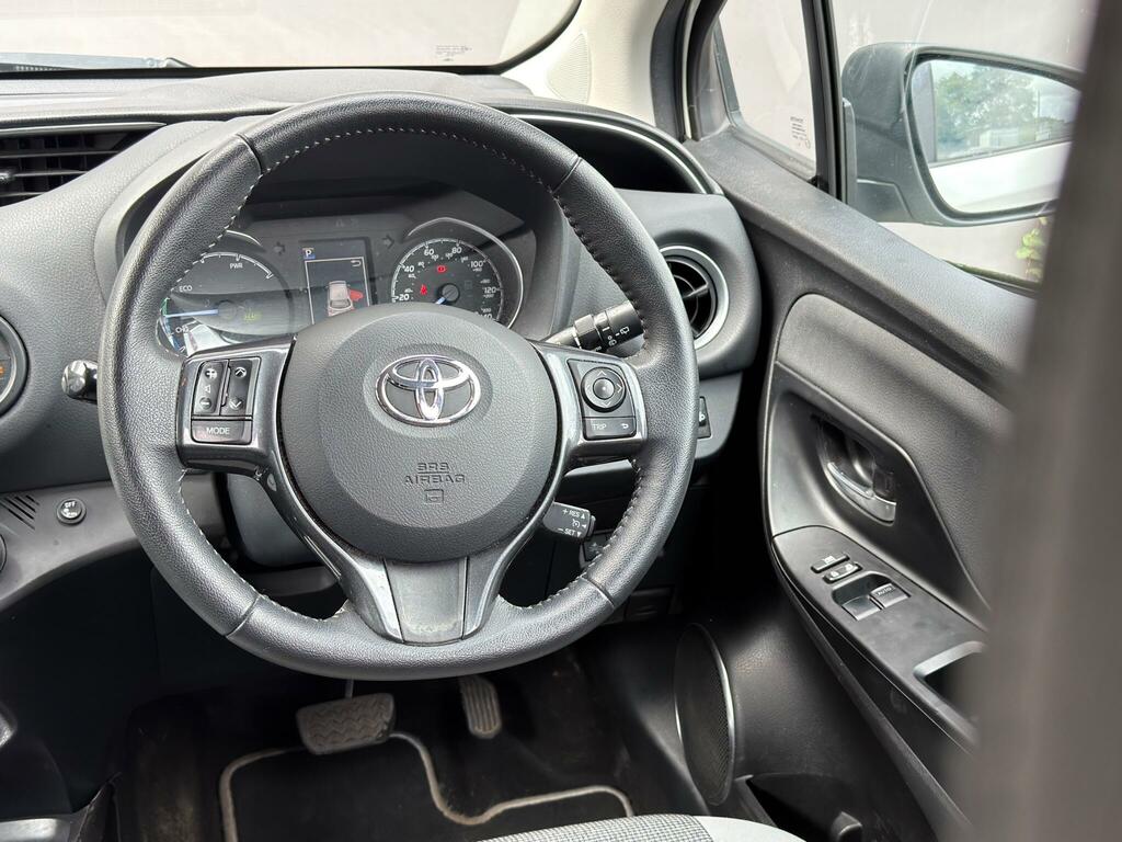 Toyota Yaris Hatchback White #13