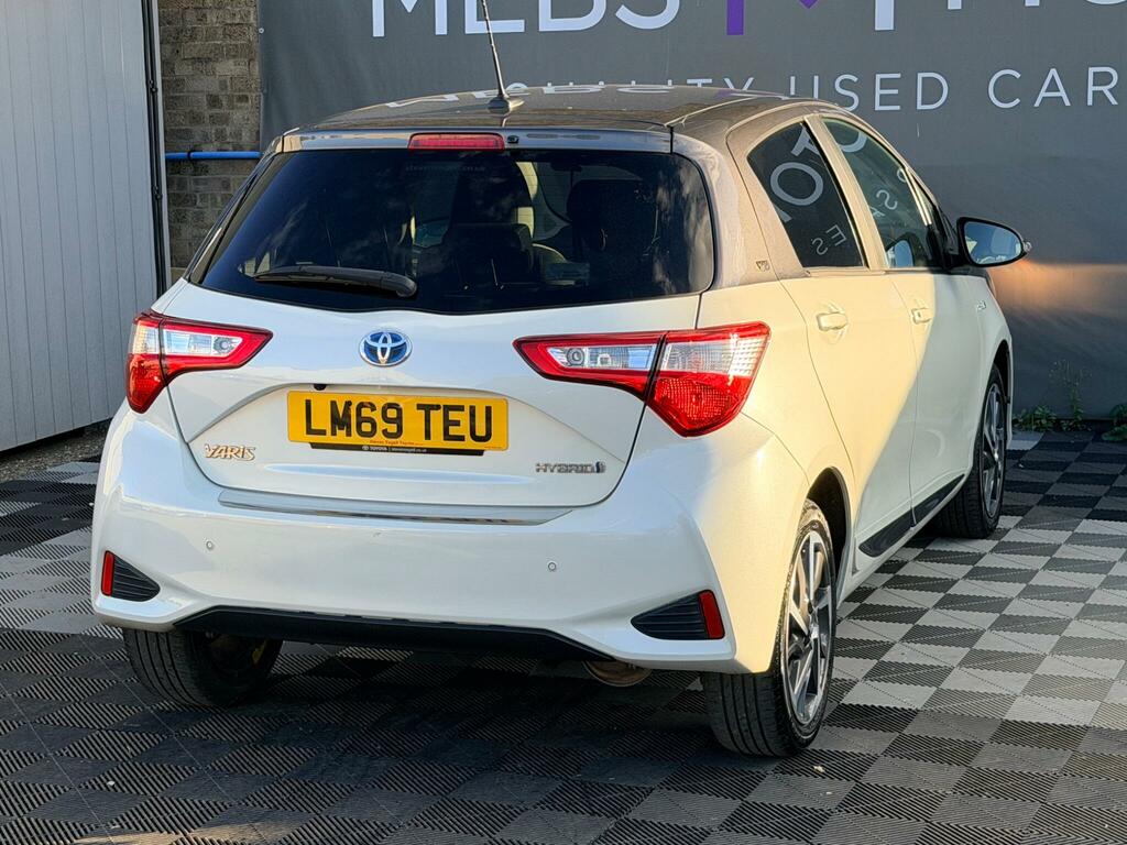 Toyota Yaris Hatchback White #22