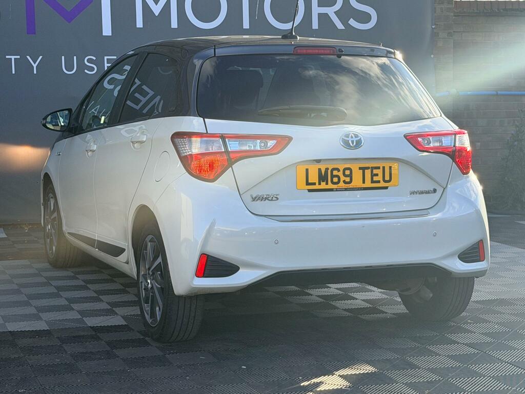 Toyota Yaris Hatchback White #17