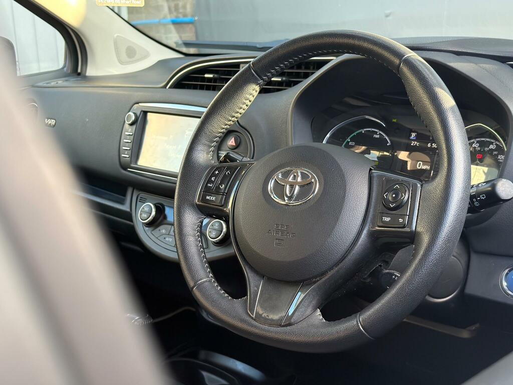 Toyota Yaris Hatchback White #11
