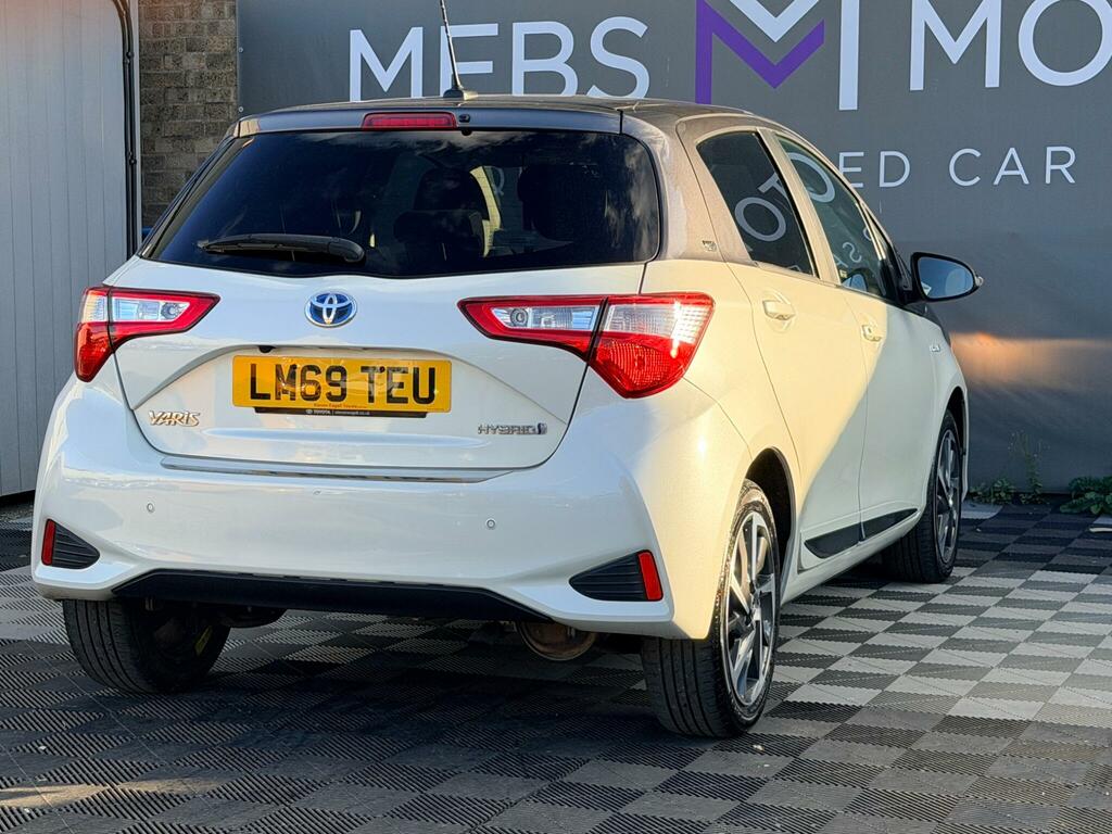 Toyota Yaris Hatchback White #21