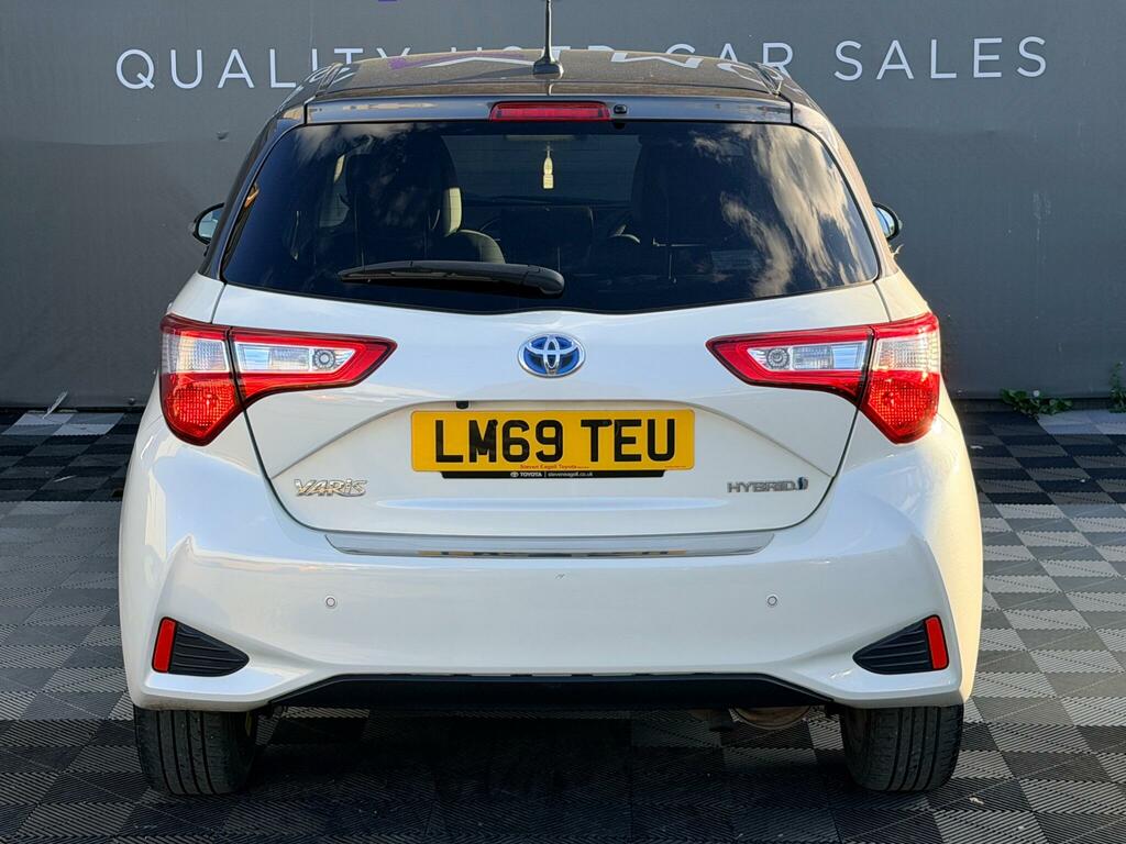 Toyota Yaris Hatchback White #18