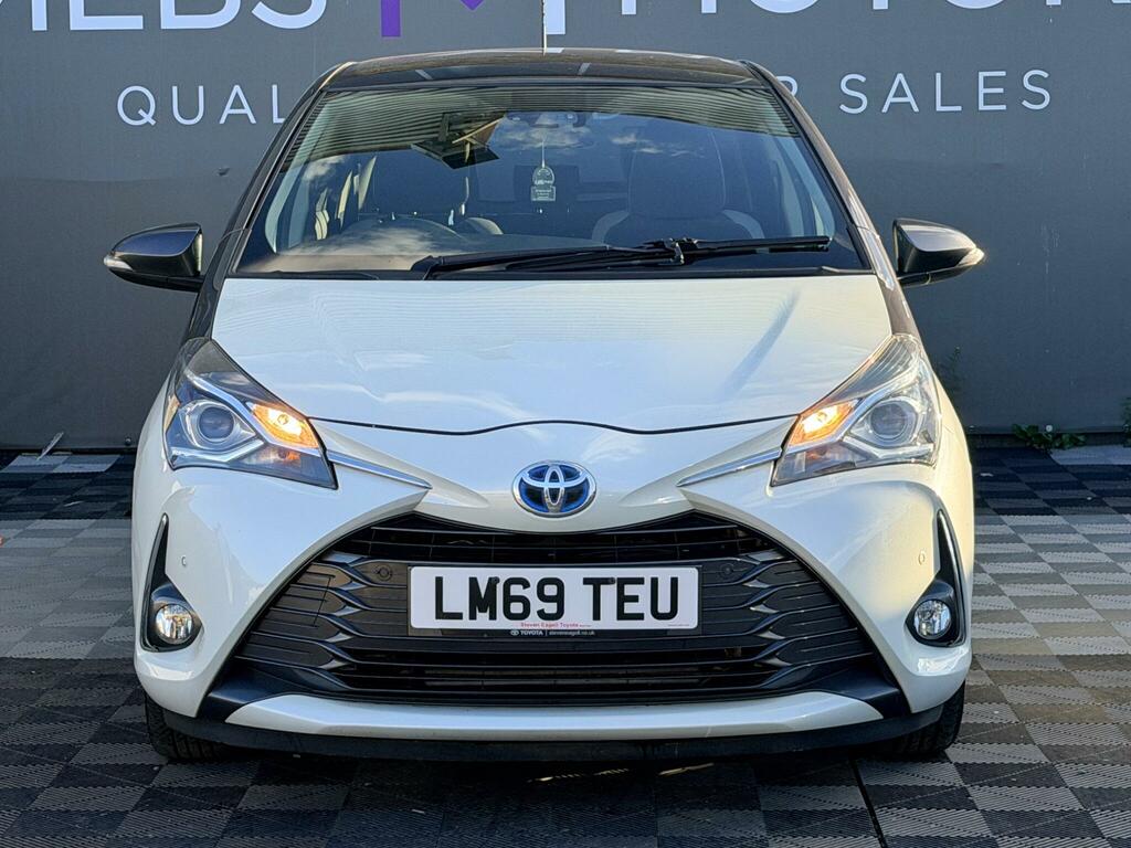 Toyota Yaris Hatchback White #3