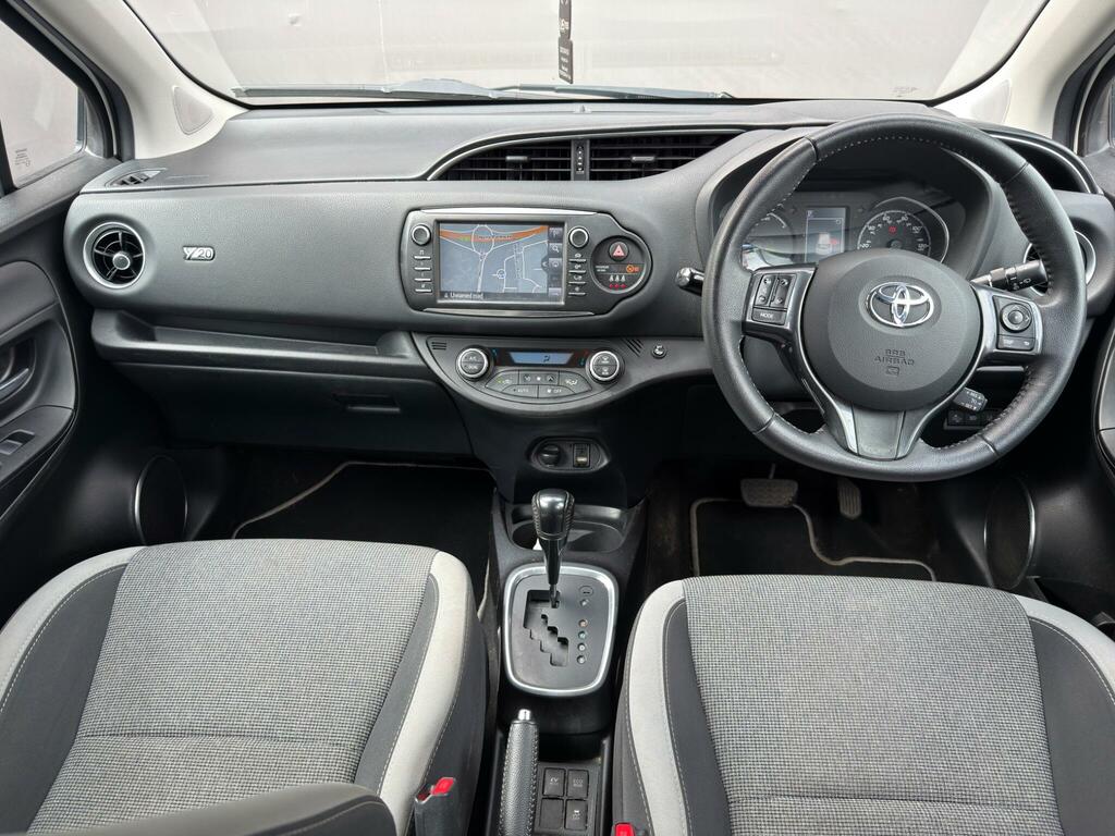 Toyota Yaris Hatchback White #12