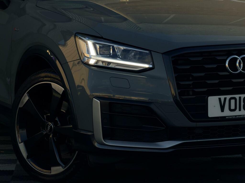 Audi Q2 Edition 1 Grey #4