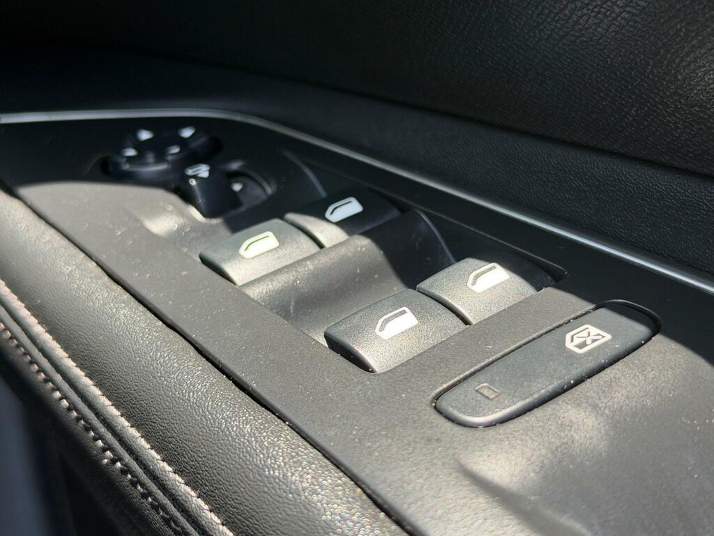 Peugeot 5008 Suv Green #25