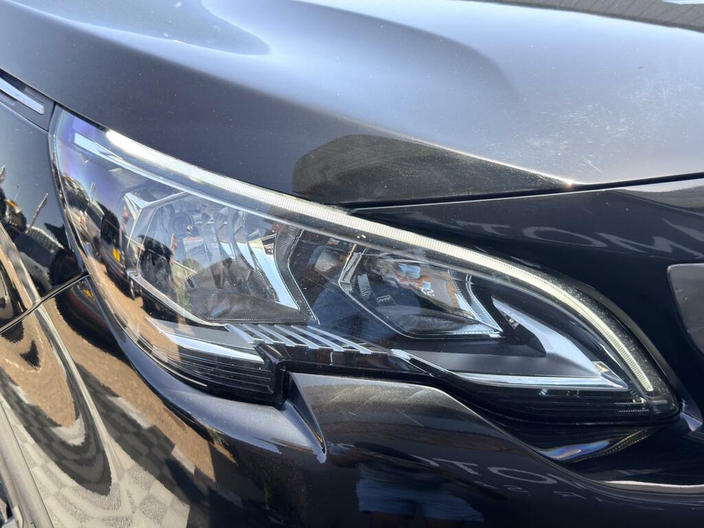 Peugeot 5008 Suv Green #9