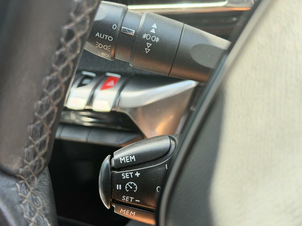 Peugeot 5008 Suv Green #26