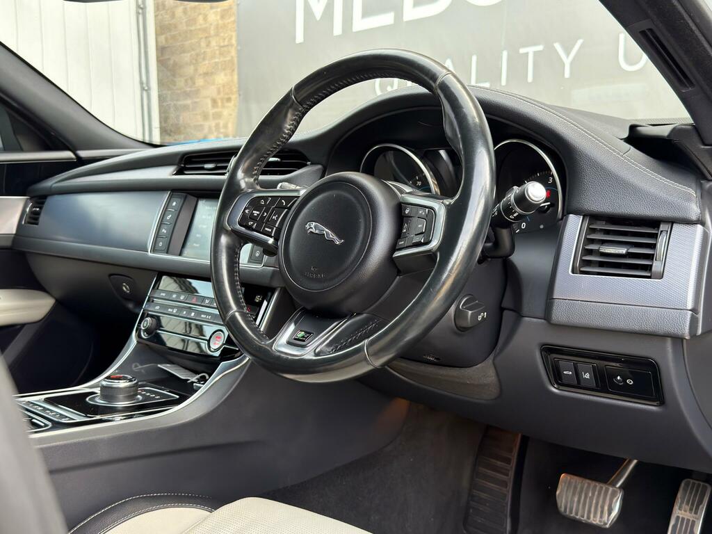 Jaguar XF 2.0D 180 R-sport Grey #24