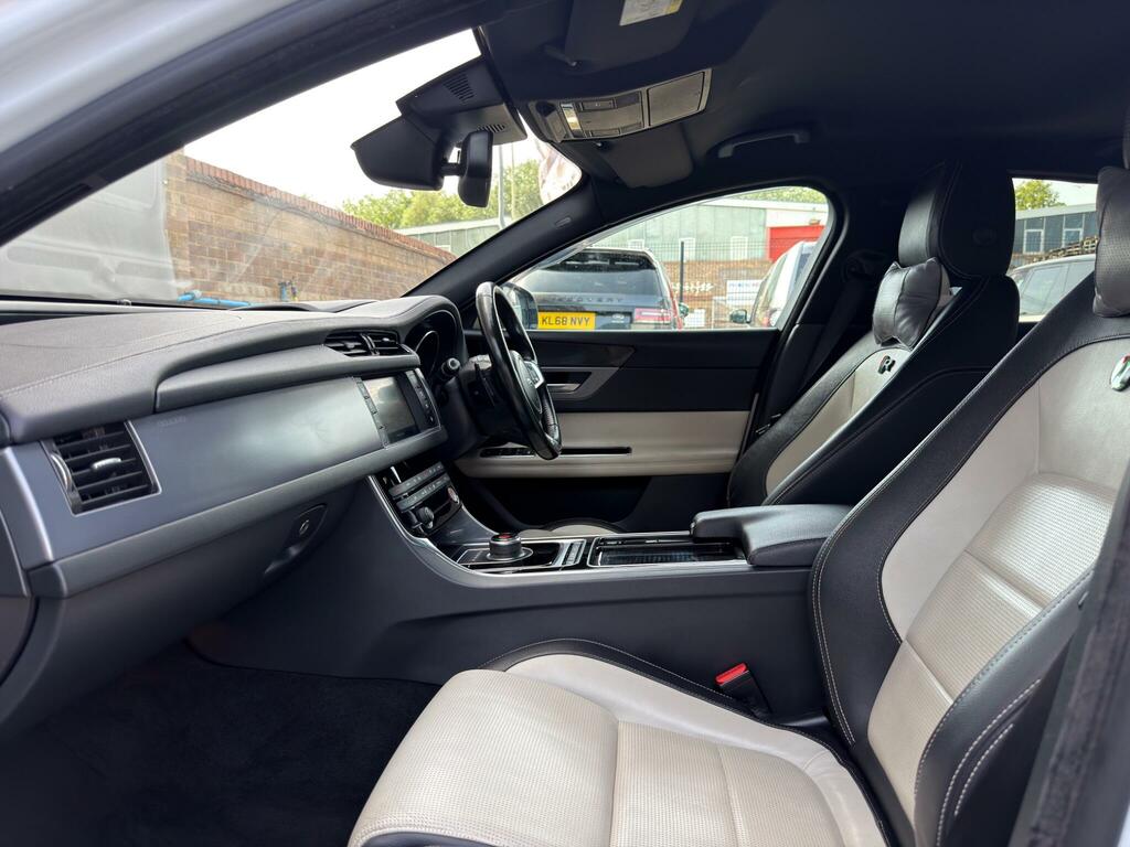 Jaguar XF 2.0D 180 R-sport Grey #47